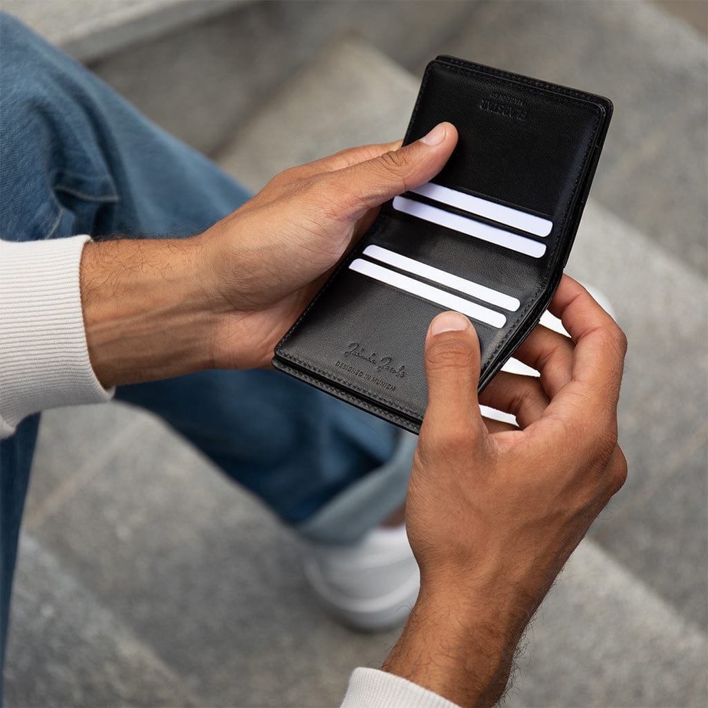 Jaimie Jacobs Geldbeutel Portemonnaie Flapstar AirTag-Edition Magic Wallet with coin pocket Flapstar AirTag-Edition with Coin Pocket Magic Wallet Leather
